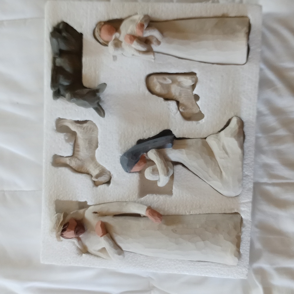 Willow Tree nativity set in styrofoam package Joseph is missing his staff